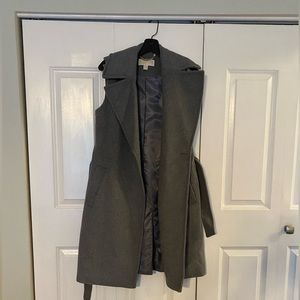 Sleeveless jacket